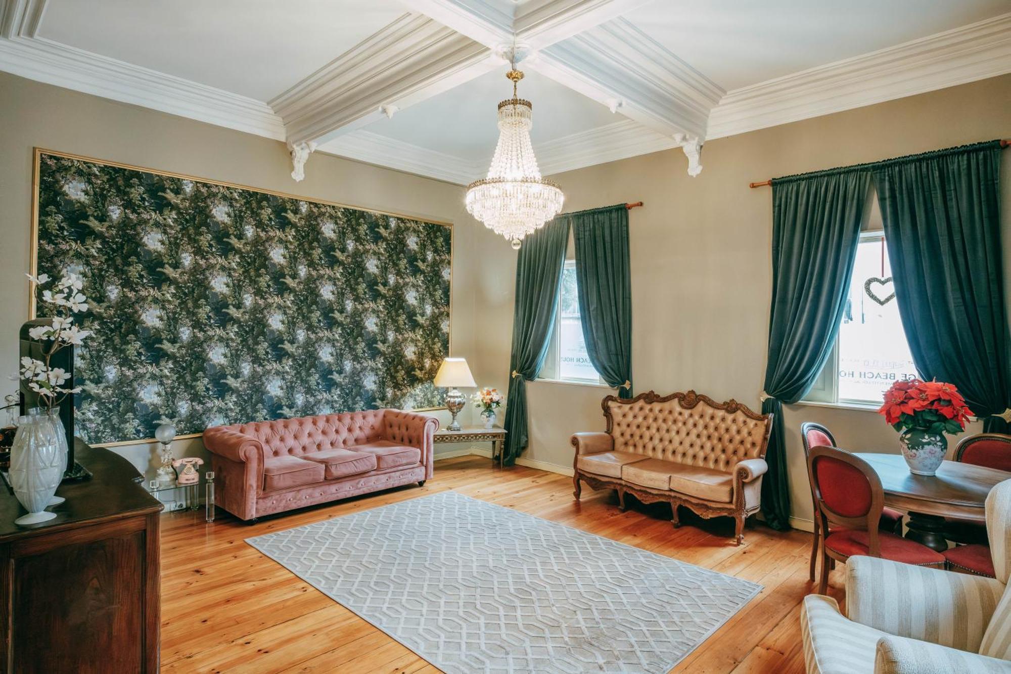 Vintage House Homestay *